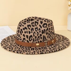 Leopard Print Women’s Wide Flat Brim Hat with Decorative Brown Accent NWT